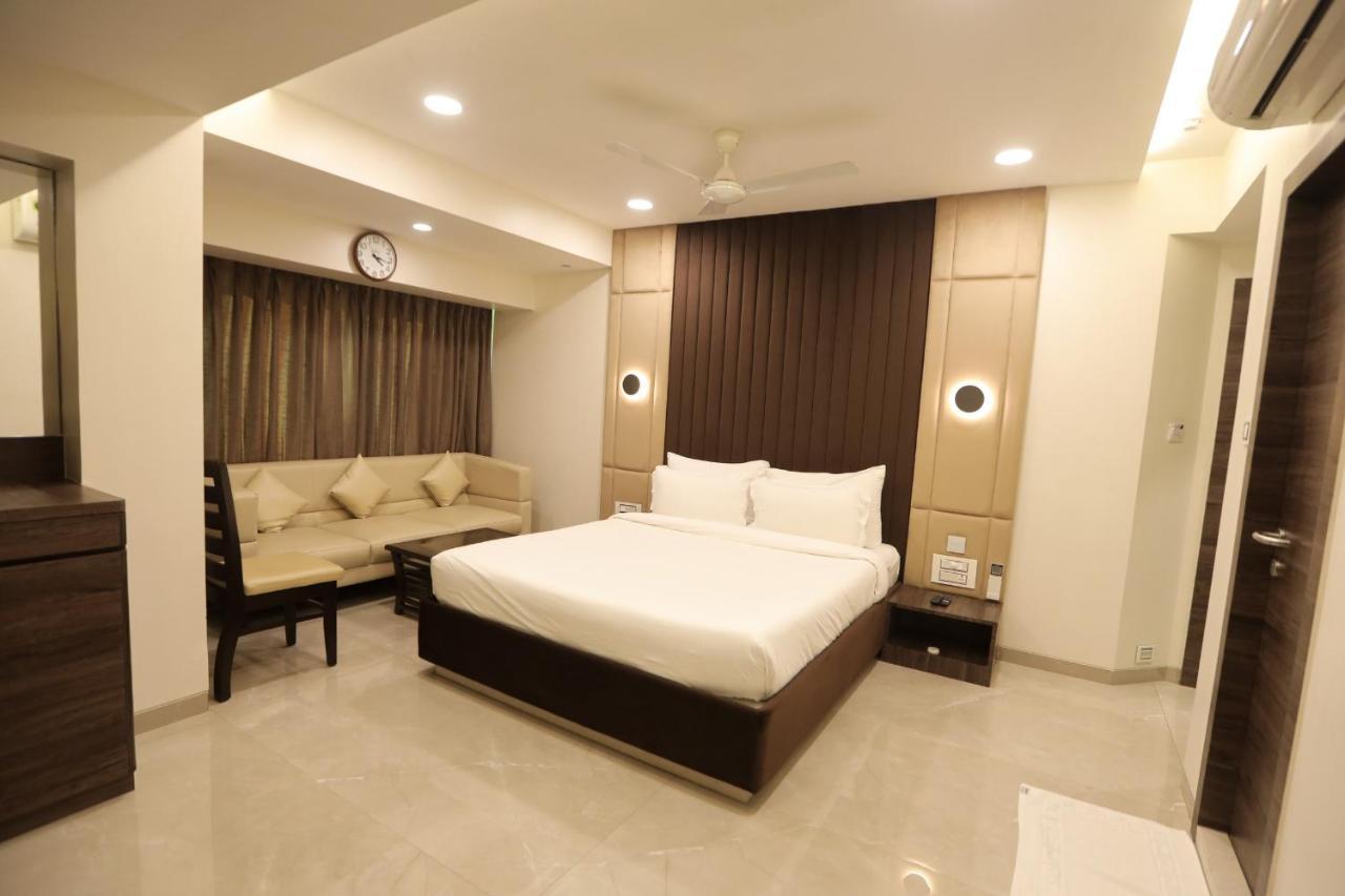 Hotel Naaz Executive Βομβάη Εξωτερικό φωτογραφία