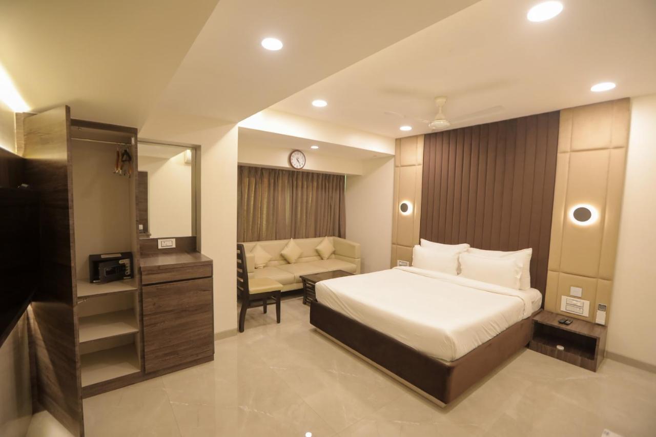 Hotel Naaz Executive Βομβάη Εξωτερικό φωτογραφία