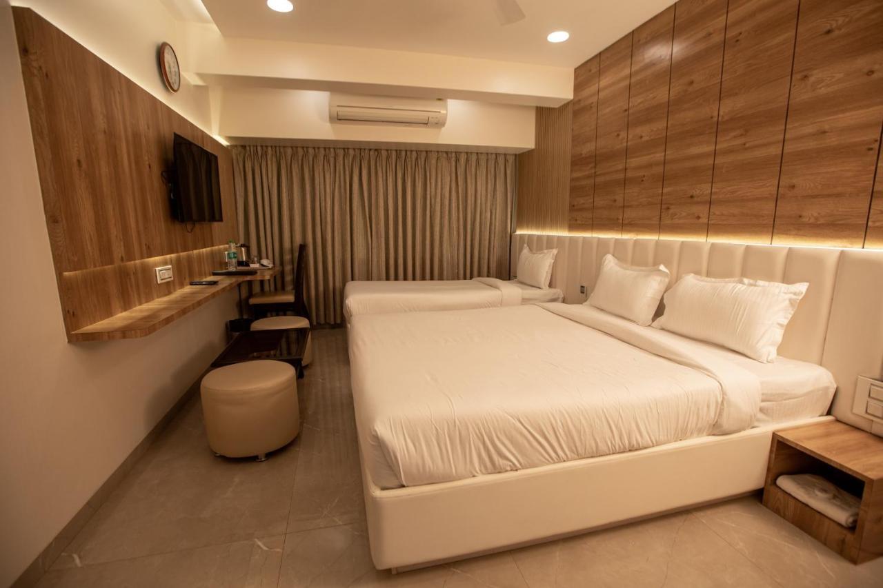 Hotel Naaz Executive Βομβάη Εξωτερικό φωτογραφία