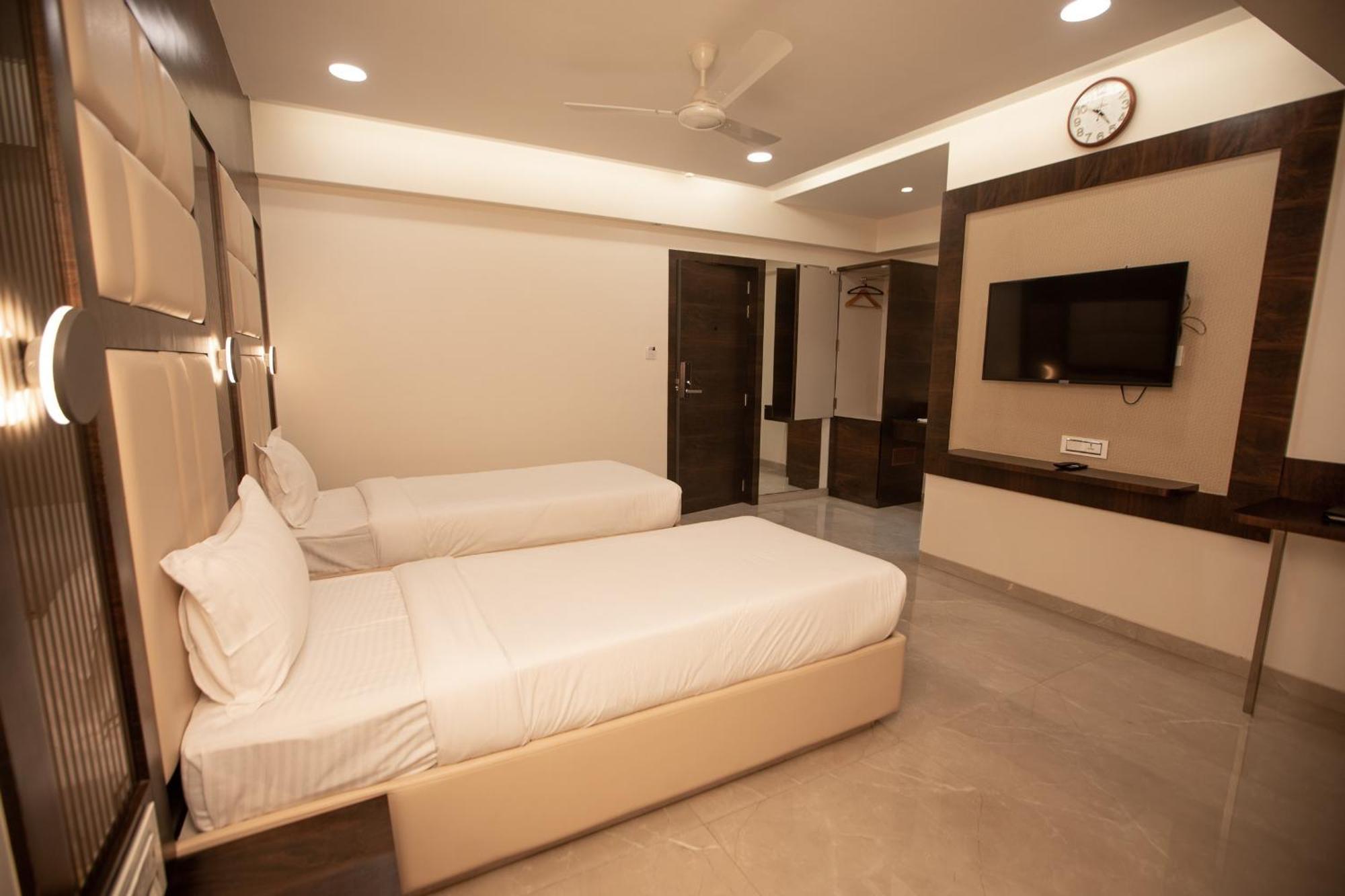 Hotel Naaz Executive Βομβάη Εξωτερικό φωτογραφία